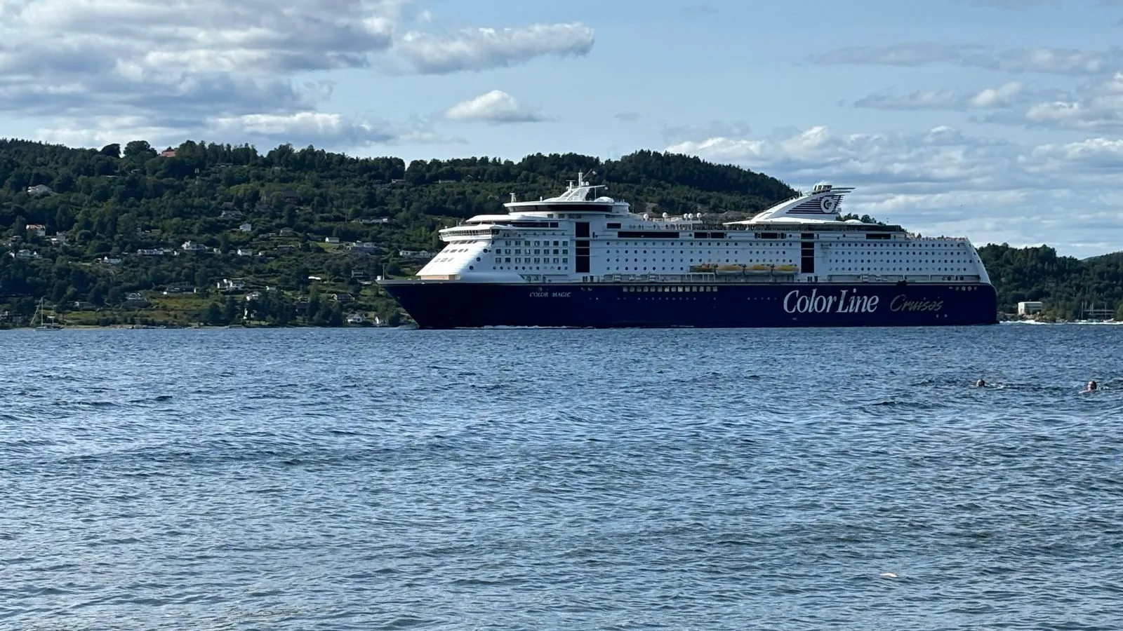 De Color Magic van Color Line onderweg in de Oslofjord